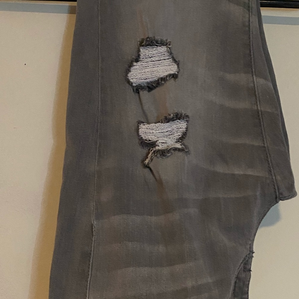 Refuge Ripped Jeans - Picture 3 of 4